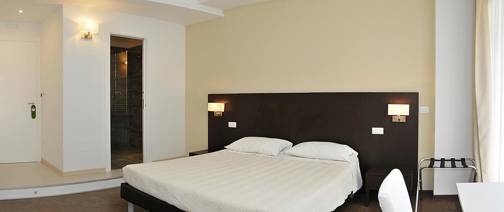 Le Stanze Sul Corso Bed & Breakfast Pescara Exterior photo